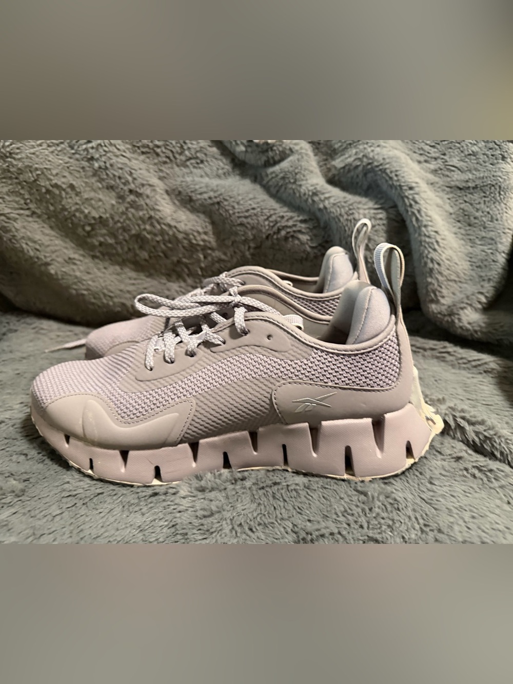 Reebok Women's Zig Kinetica Edge Sneakers - Light Gray